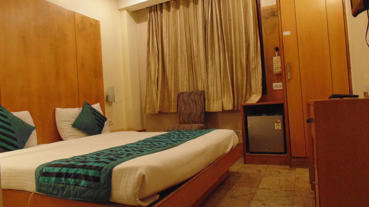 Hotel Maharaja Delhi  Room photo